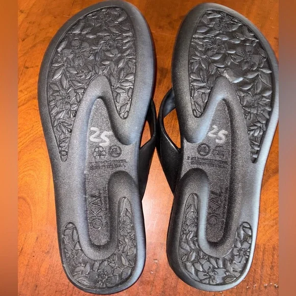 Oka-B Women's Ginger Flip Flop Sandals - Picture 2 of 3